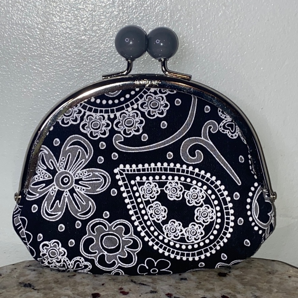Thirty-One Small Coin Purse Kiss Lock Closure Paisley Black/White/Gray Pattern
